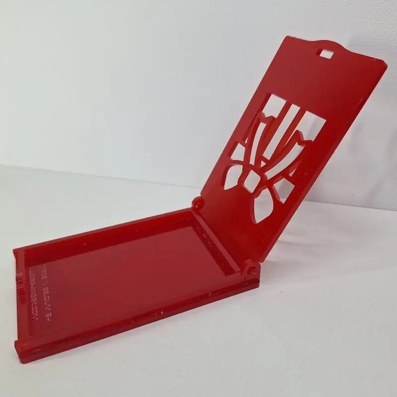 Boîte cadeau de Noël en bois gravée — emballage personnalisé ouvert présentation produit