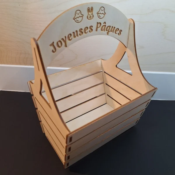 Panier de Pâques en bois personnalisé avec gravure "Joyeuses Pâques" et prénom. Idéal pour une première chasse aux œufs ou comme décoration.